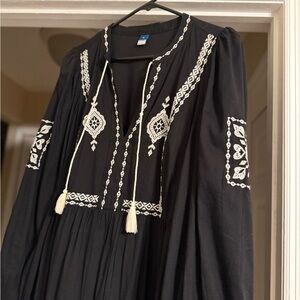 Old Navy Black and White Embroidered Long Sleeve Dress
